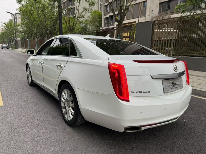 成都16年凯迪拉克XTS3