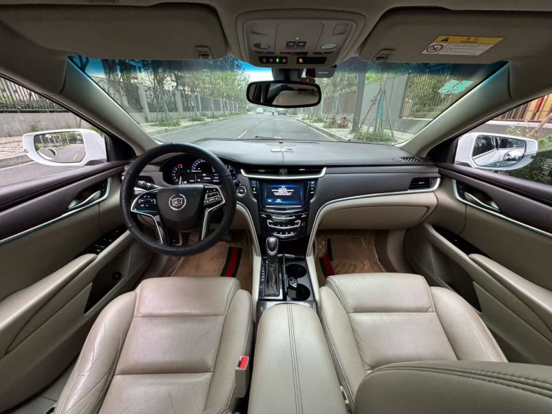 成都16年凯迪拉克XTS8