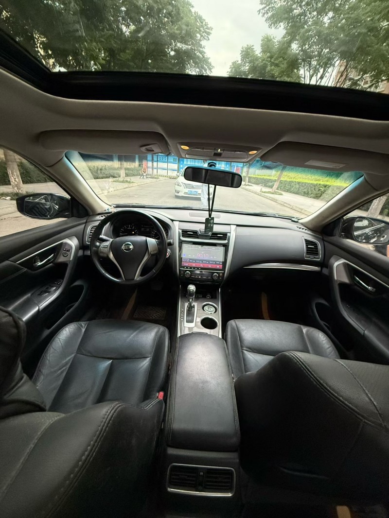 成都15年日产天籁7