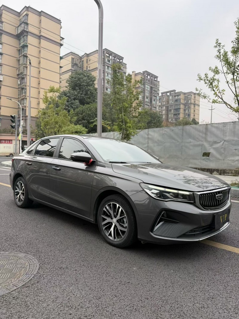 成都24年吉利帝豪2