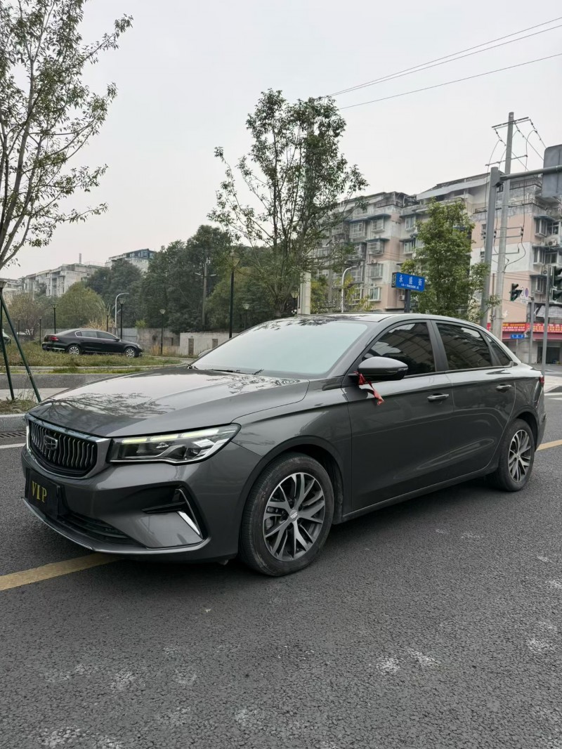 成都24年吉利帝豪6