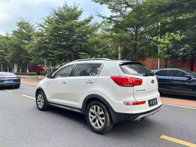 东莞14年起亚智跑7