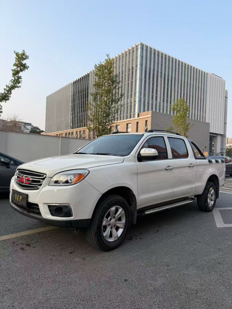 成都16年江铃驭胜3