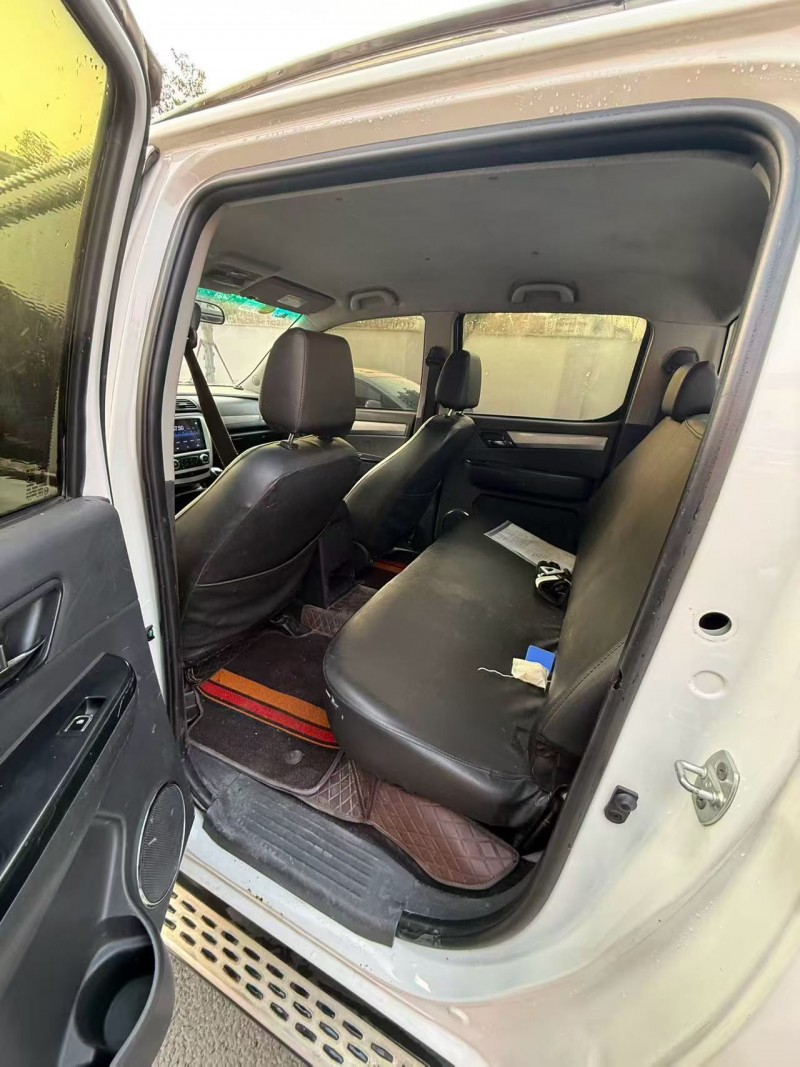 成都16年江铃驭胜9