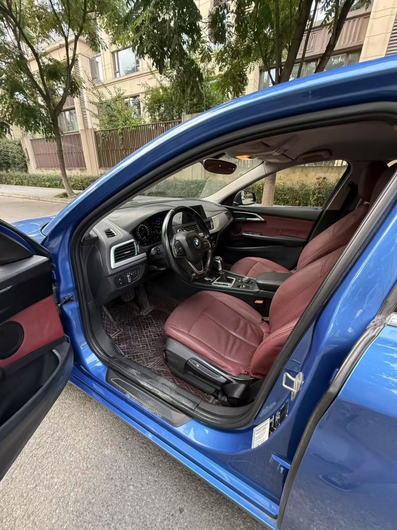 成都18年宝马1系9