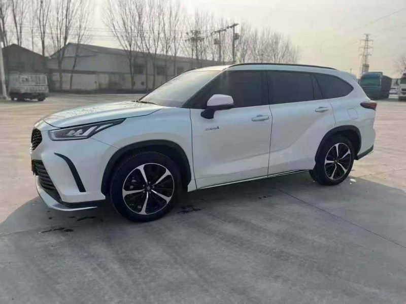 淄博24年豐田皇冠3