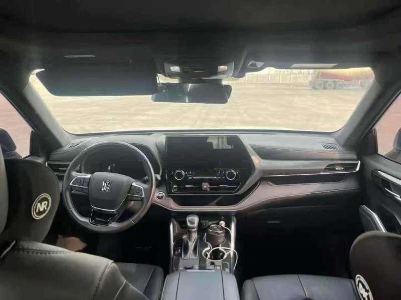 淄博24年豐田皇冠4