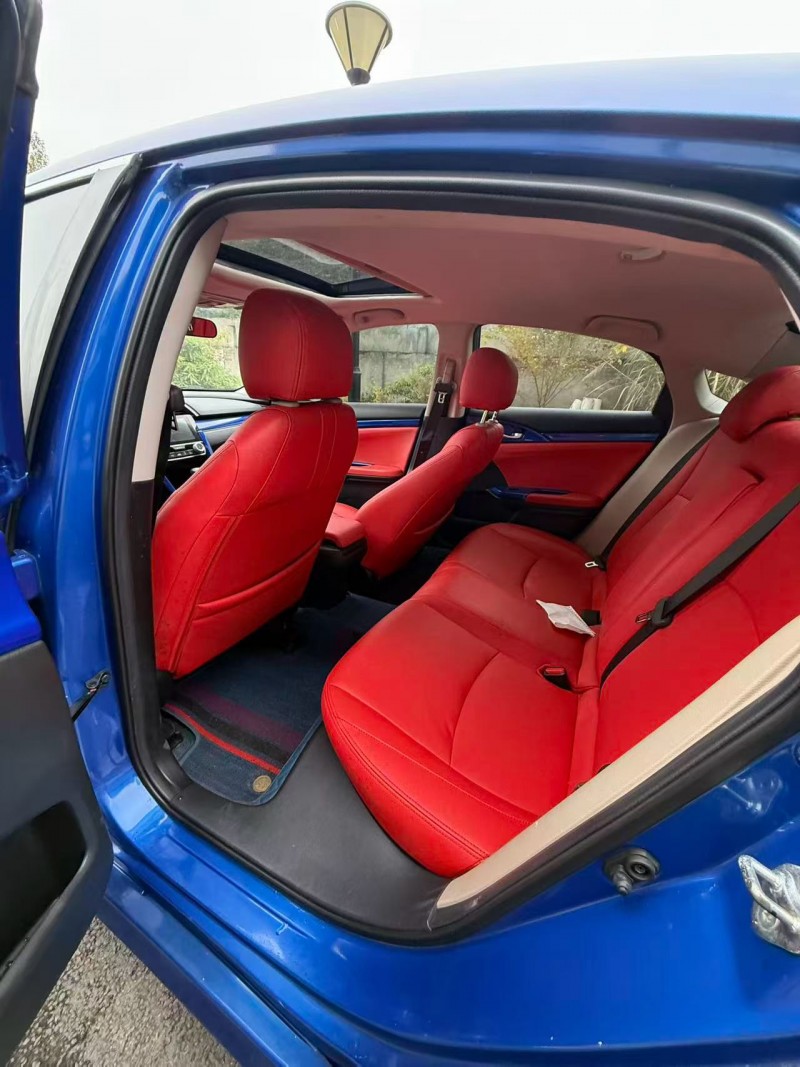 成都18年本田思域8