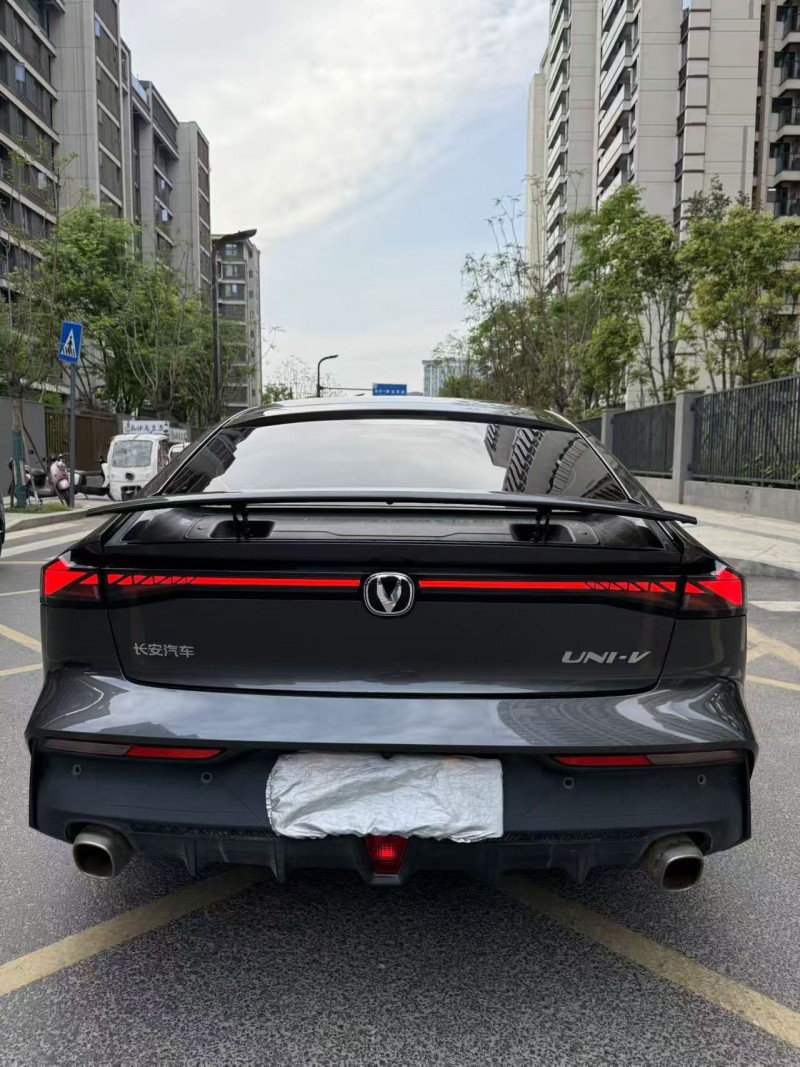 成都23年长安汽车UNI5