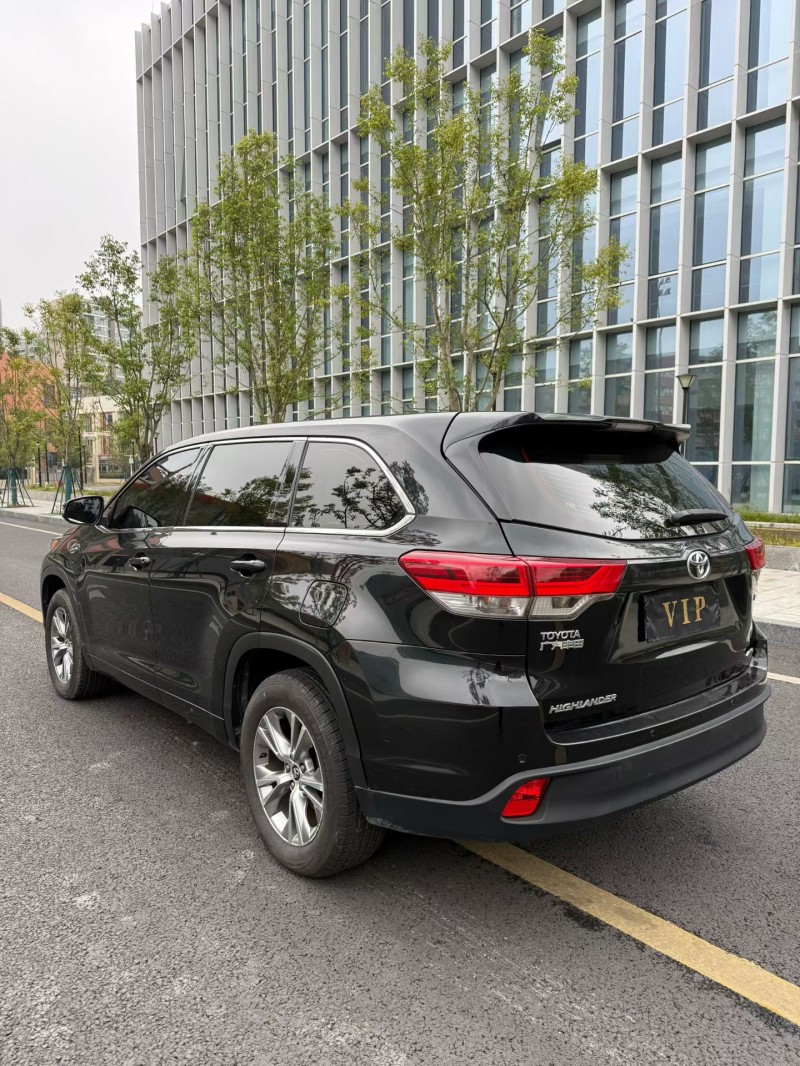 成都19年丰田汉兰达6