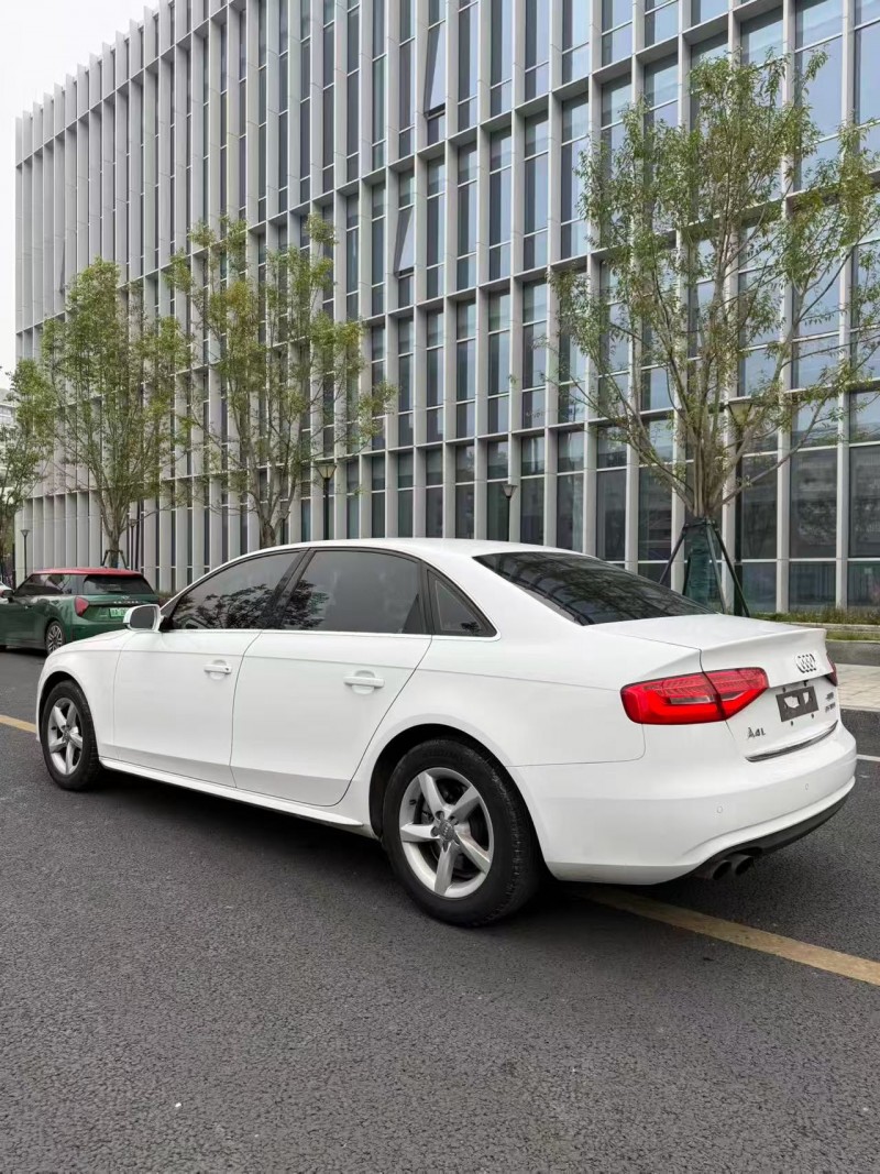 成都14年奥迪A4L6