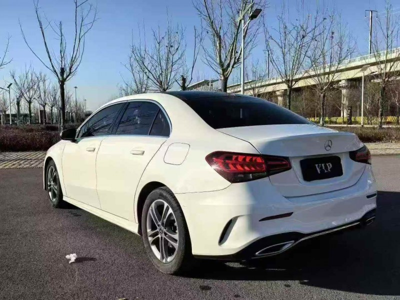承德22年奔驰A8