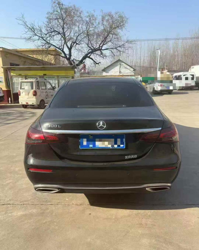 济宁21年奔驰E8