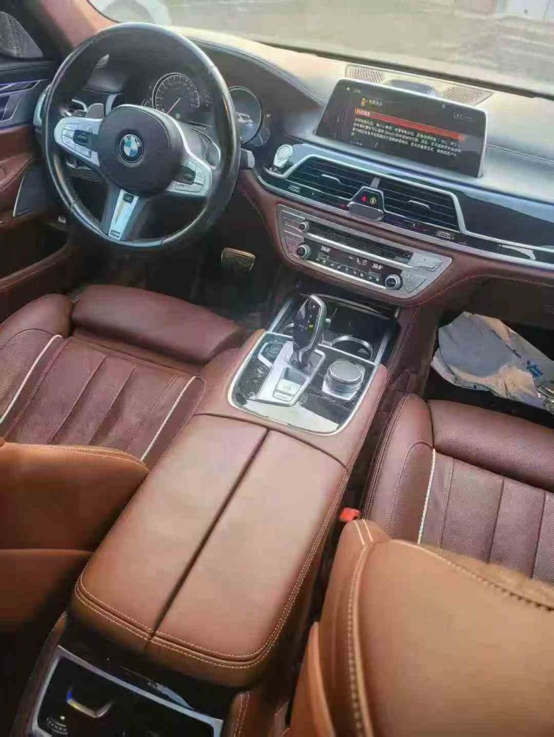 太原19年宝马7系3