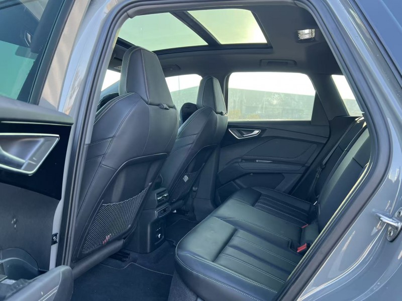 盐城25年奥迪Q44