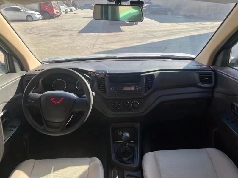 临沂23年五菱汽车宏光6