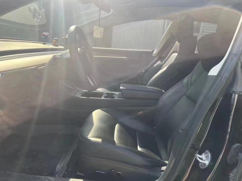 临沂22年特斯拉MODEL 35