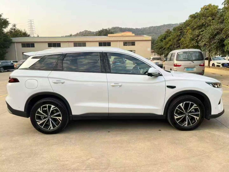 广州25年比亚迪宋3