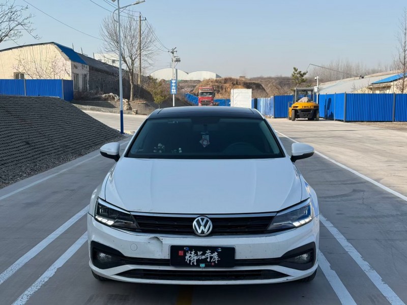青岛22年大众凌渡1