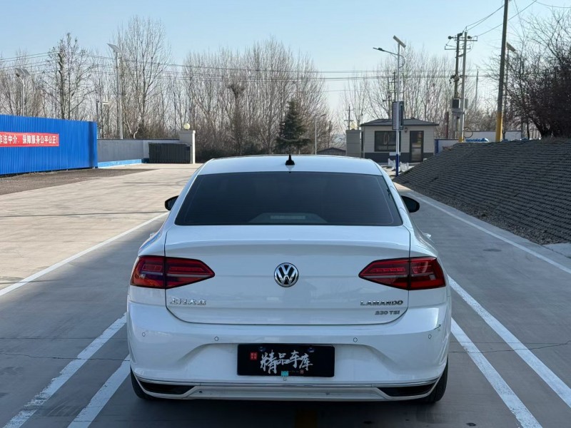 青岛22年大众凌渡9