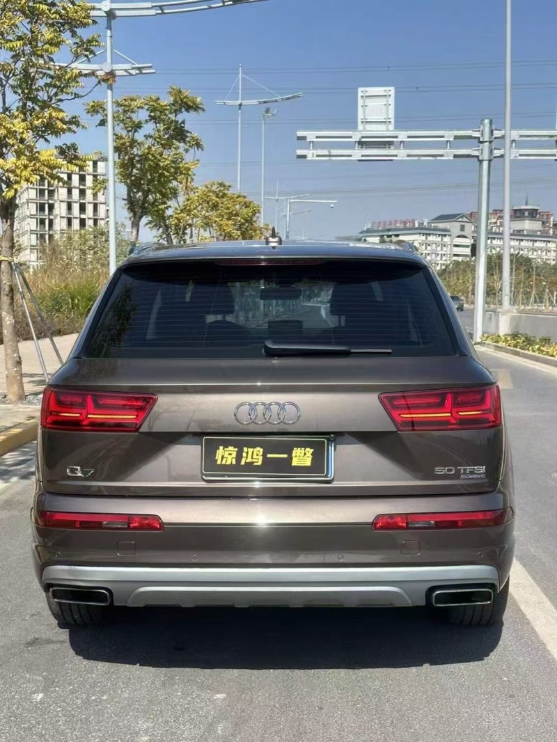 广州18年奥迪Q79