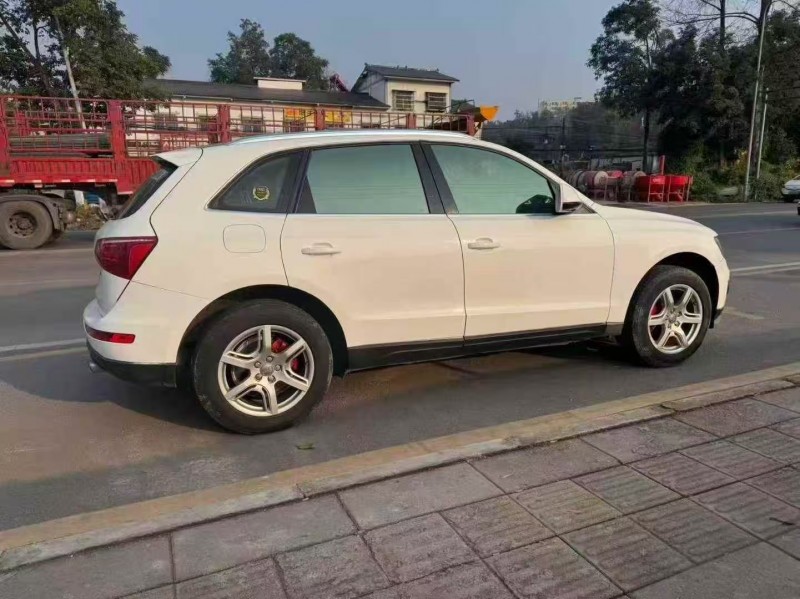 重庆11年奥迪Q56