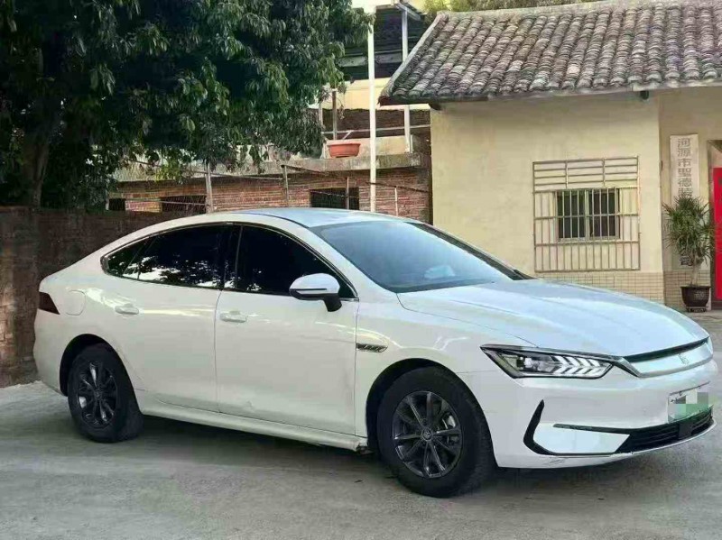 江门23年比亚迪秦2