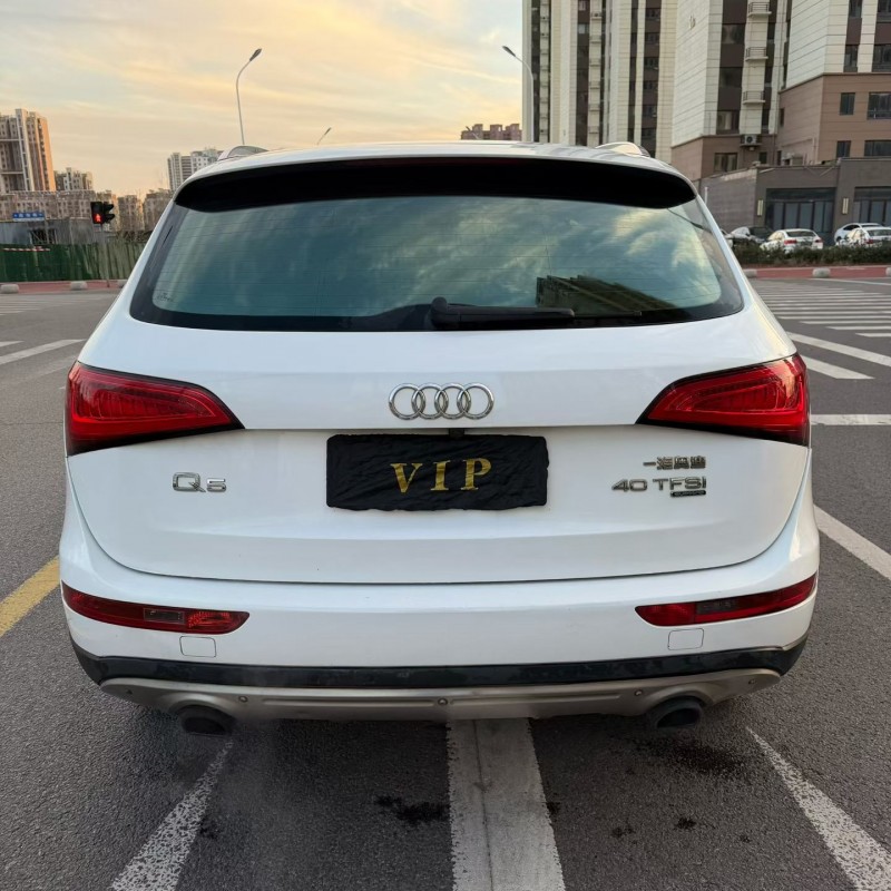 日照14年奥迪Q54