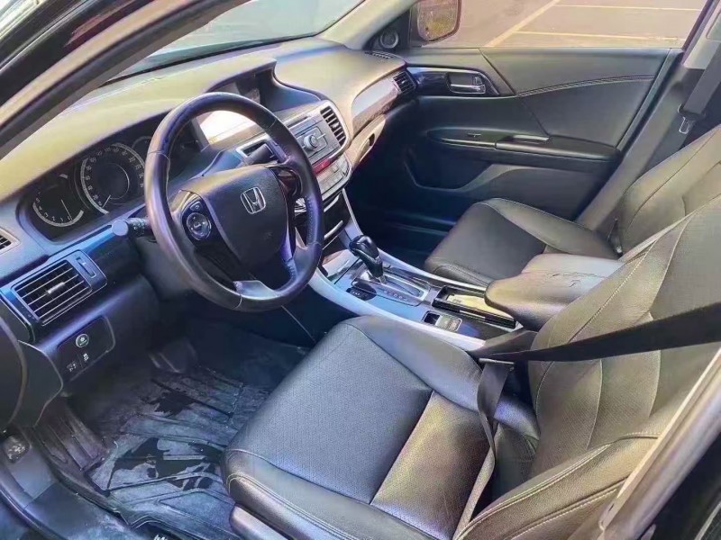 烟台16年本田雅阁9