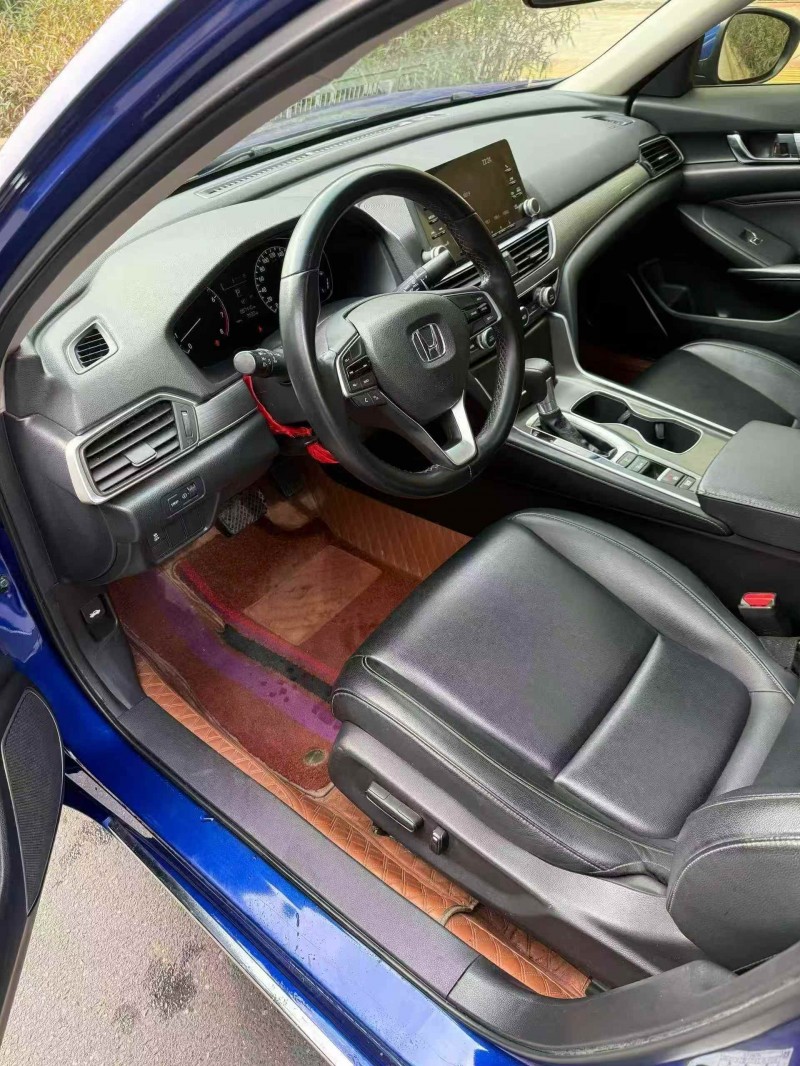 新乡18年本田雅阁2