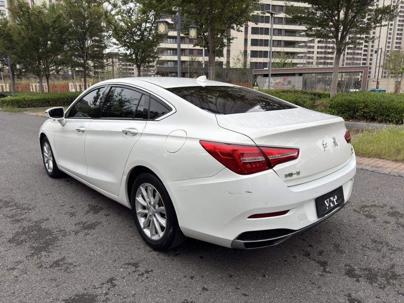 鹽城18年紅旗H54