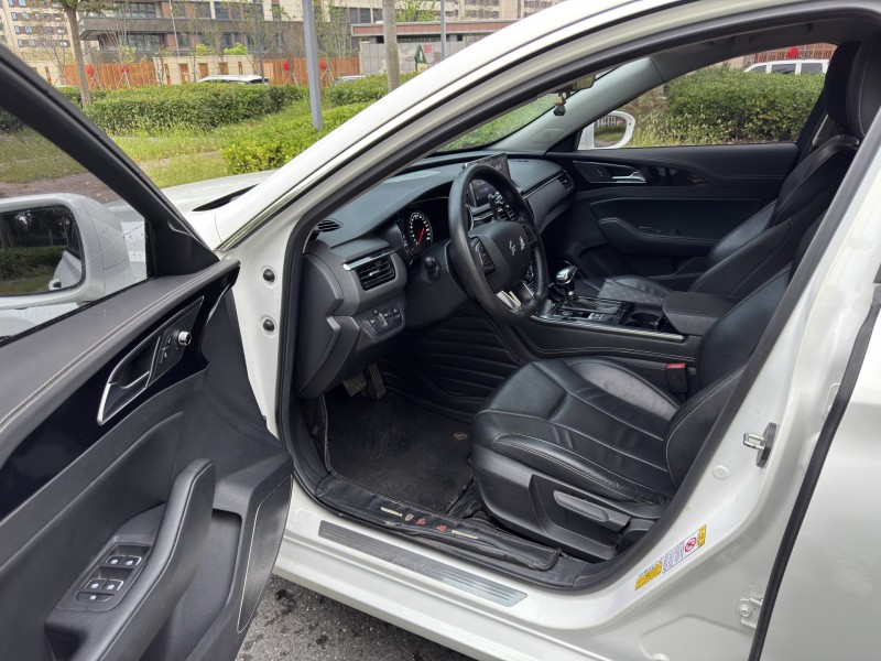 鹽城18年紅旗H56