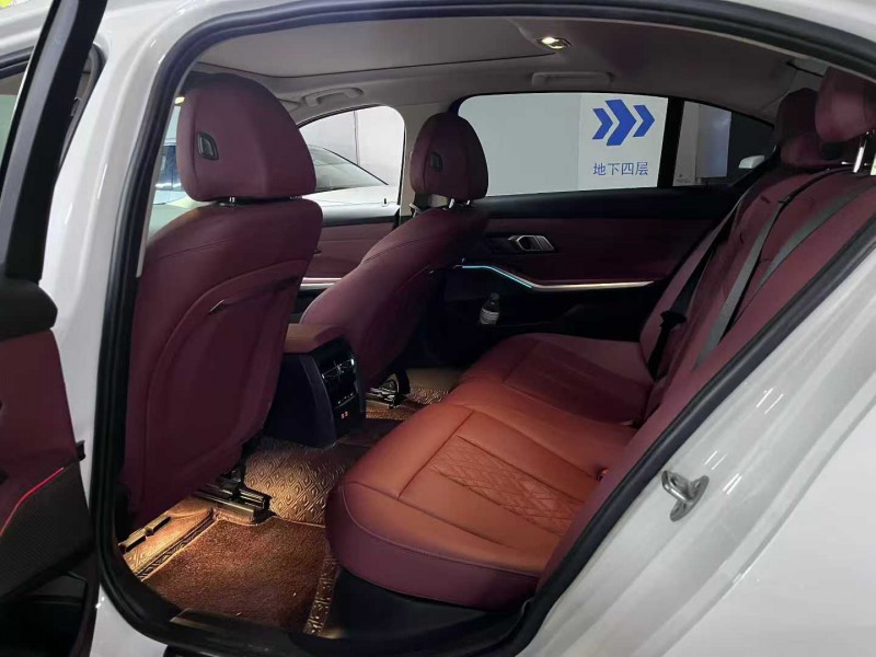 成都22年宝马3系5