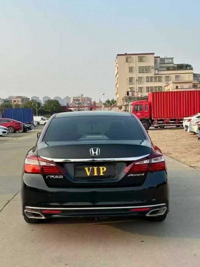 中山18年本田雅阁3