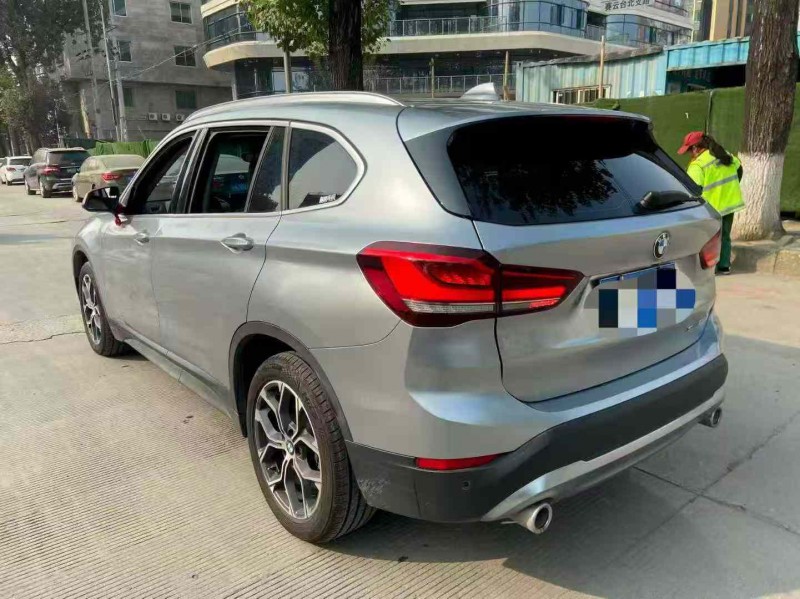 成都22年宝马X17