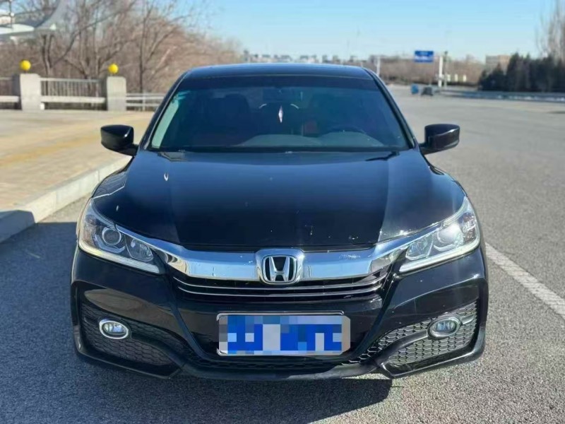 营口17年本田雅阁1