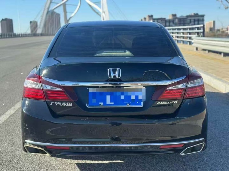 营口17年本田雅阁8