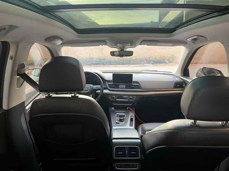 青岛20年奥迪Q56