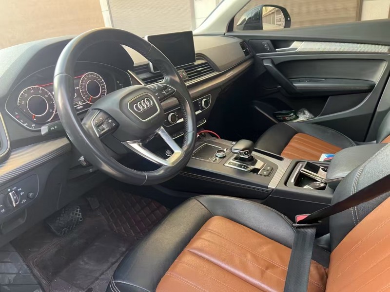 青岛20年奥迪Q59