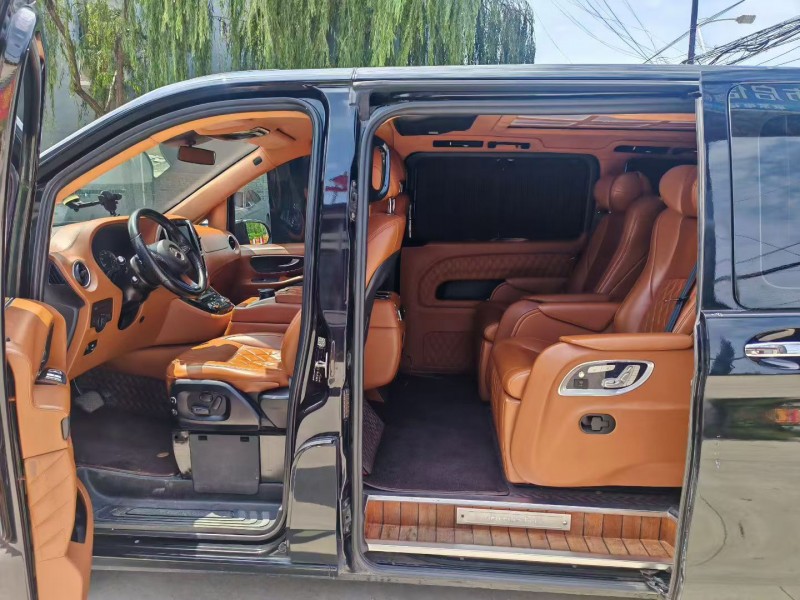 保定18年奔驰威霆7