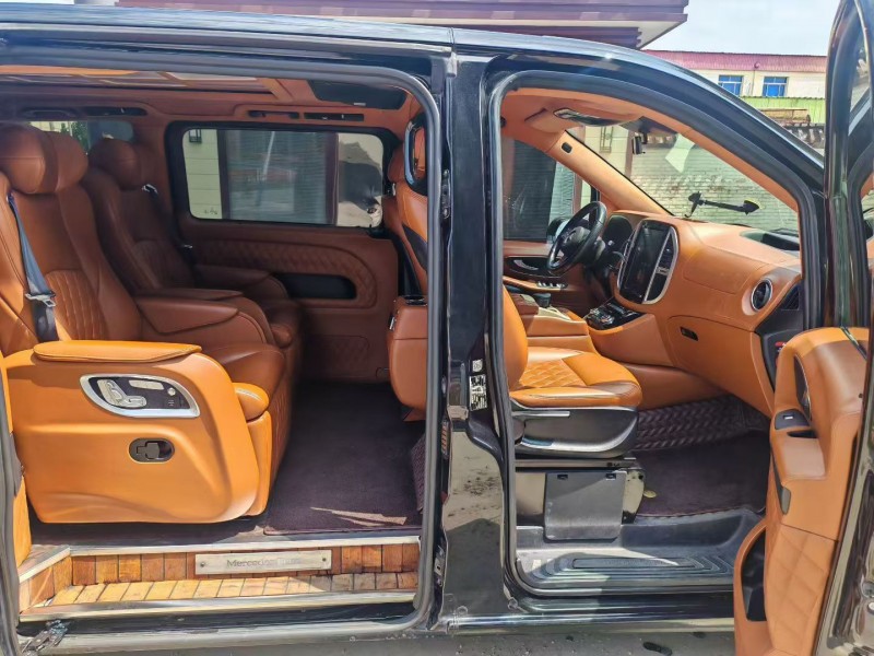 保定18年奔驰威霆9