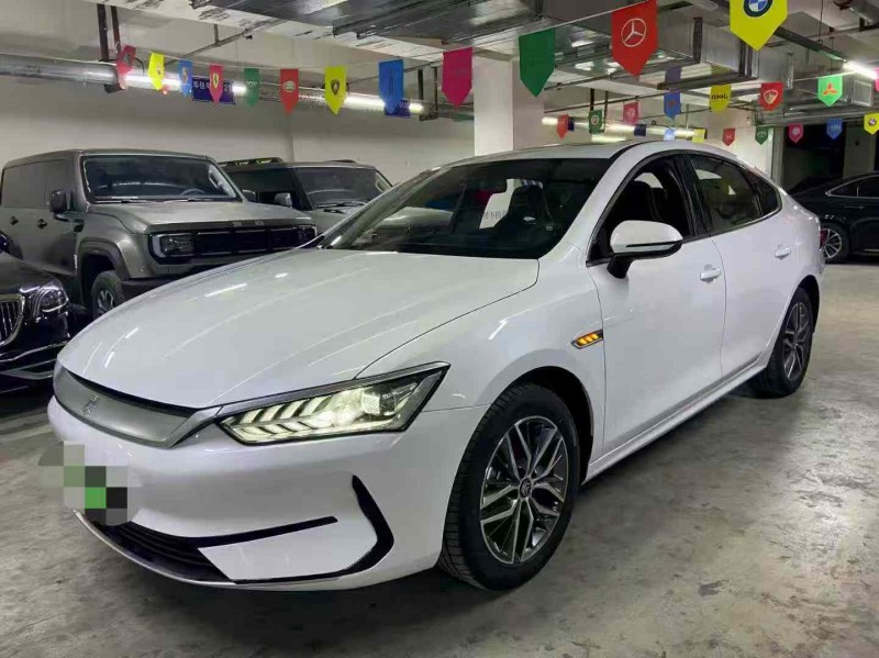 成都25年比亚迪秦3