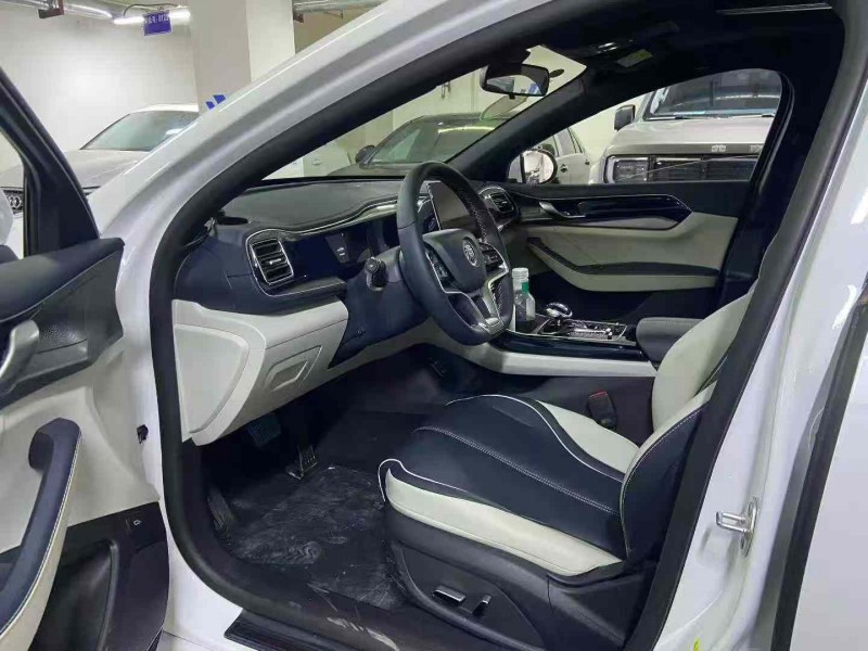 成都25年比亚迪秦4