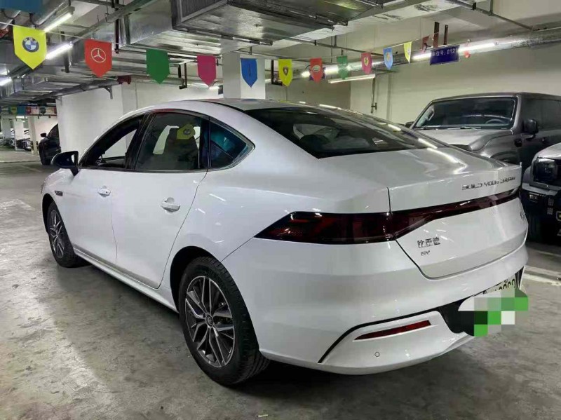 成都25年比亚迪秦7