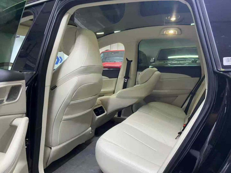 成都25年东风风行5