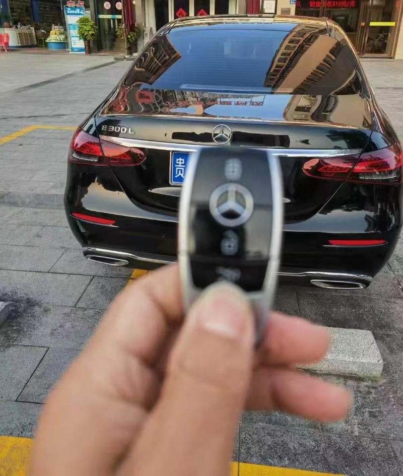 广州22年奔驰E8