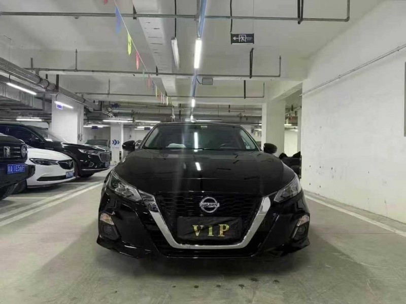 成都22年日产天籁1