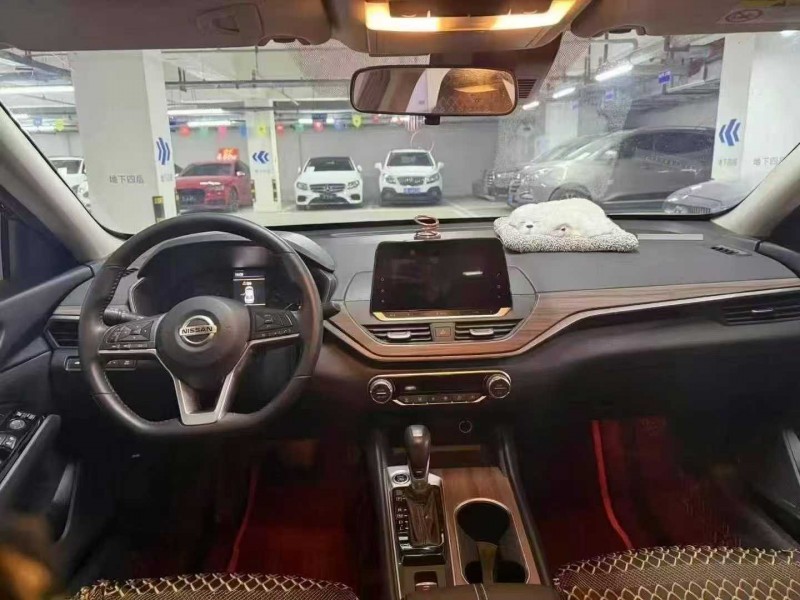 成都22年日产天籁5