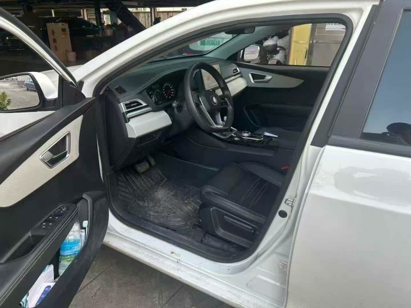 赣州23年比亚迪秦3