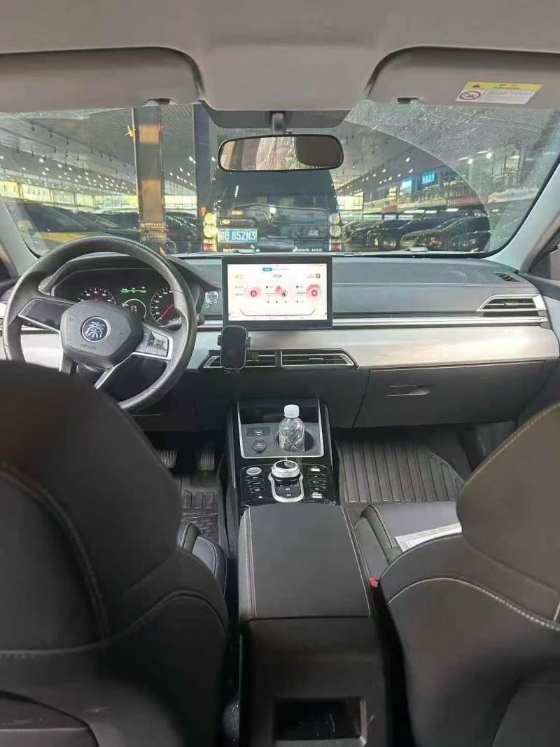 赣州23年比亚迪秦5